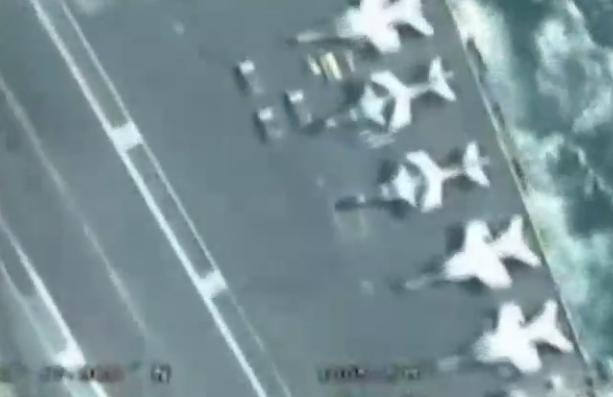 伊朗无人机拍下波斯湾美航母近距离画面，含战机及设备细节1.jpg