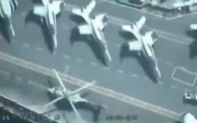 伊朗无人机拍下波斯湾美航母近距离画面，含战机及设备细节2.png